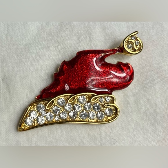 Santa Hat Lapel Pin Brooch - Picture 1 of 6